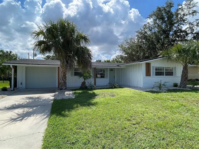 Welcome to 2837 Woodcrest Dr