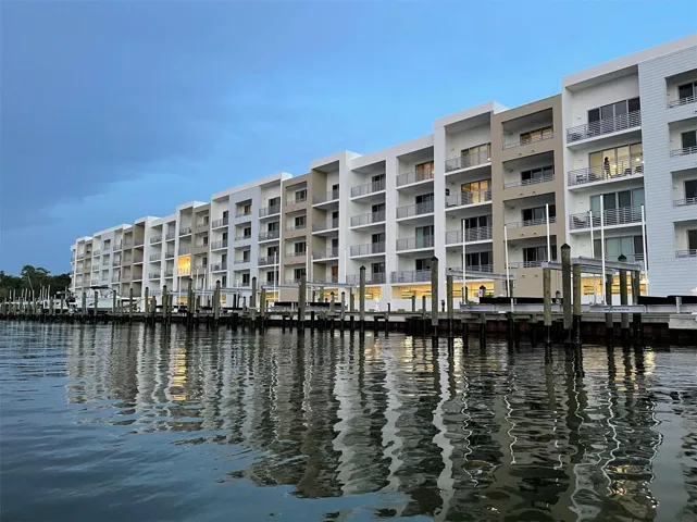 1709 N Tamiami Trl #213, Sarasota, Florida 34234, 2 Bedrooms Bedrooms, ,2 BathroomsBathrooms,Residential Lease,For Rent,TAMIAMI,A4656678