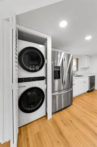 In Unit Laundry Closet!