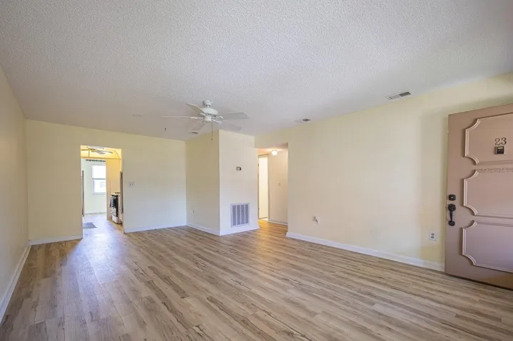 Living Room/Dining Area