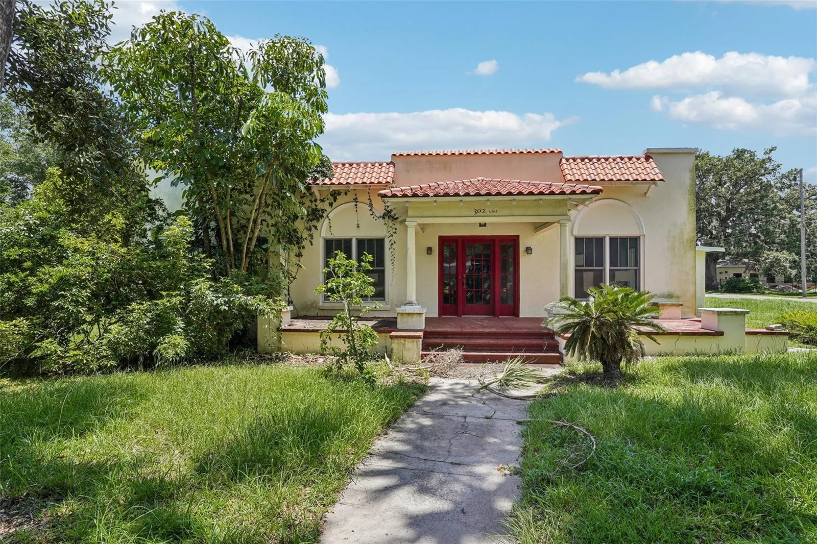 302 E Oakland Ave, Oakland, Florida 34760, 3 Bedrooms Bedrooms, ,2 BathroomsBathrooms,Residential,For Sale,OAKLAND,O6320814