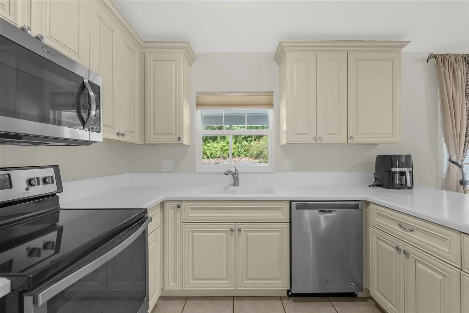 123 N Clayton St, Mount Dora, Florida 32757, 3 Bedrooms Bedrooms, ,2 BathroomsBathrooms,Residential,For Sale,CLAYTON,G5098708