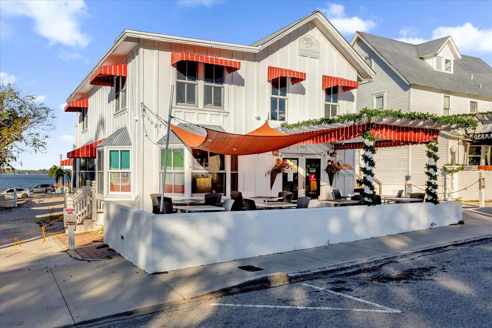 123 N Clayton St, Mount Dora, Florida 32757, 3 Bedrooms Bedrooms, ,2 BathroomsBathrooms,Residential,For Sale,CLAYTON,G5098708