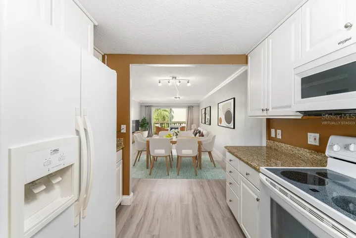 Virtually Staged Dining / Kitchen Areas