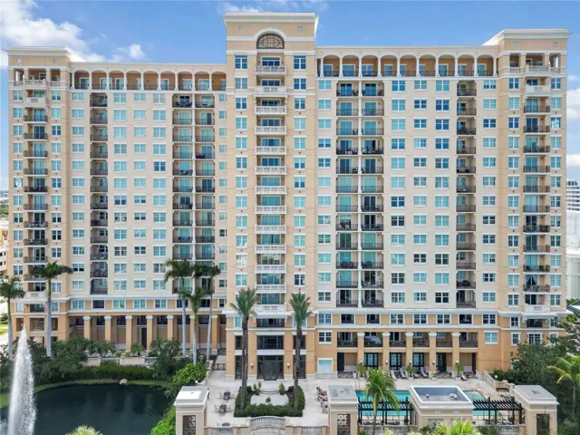750 N Tamiami Trl #1005, Sarasota, Florida 34236, 1 Bedroom Bedrooms, ,1 BathroomBathrooms,Residential,For Sale,TAMIAMI,A4656997