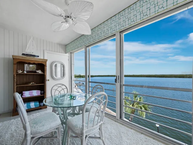 4420 Exeter Dr #303, Longboat Key, Florida 34228, 2 Bedrooms Bedrooms, ,2 BathroomsBathrooms,Residential,For Sale,EXETER,A4657012