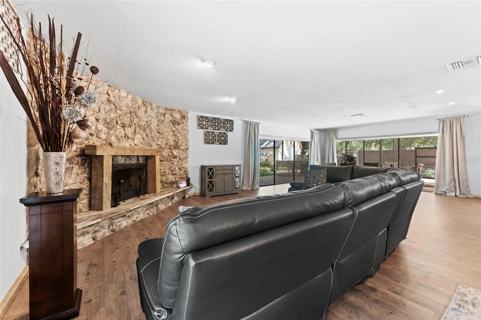 Alternative view of the Living Room.
