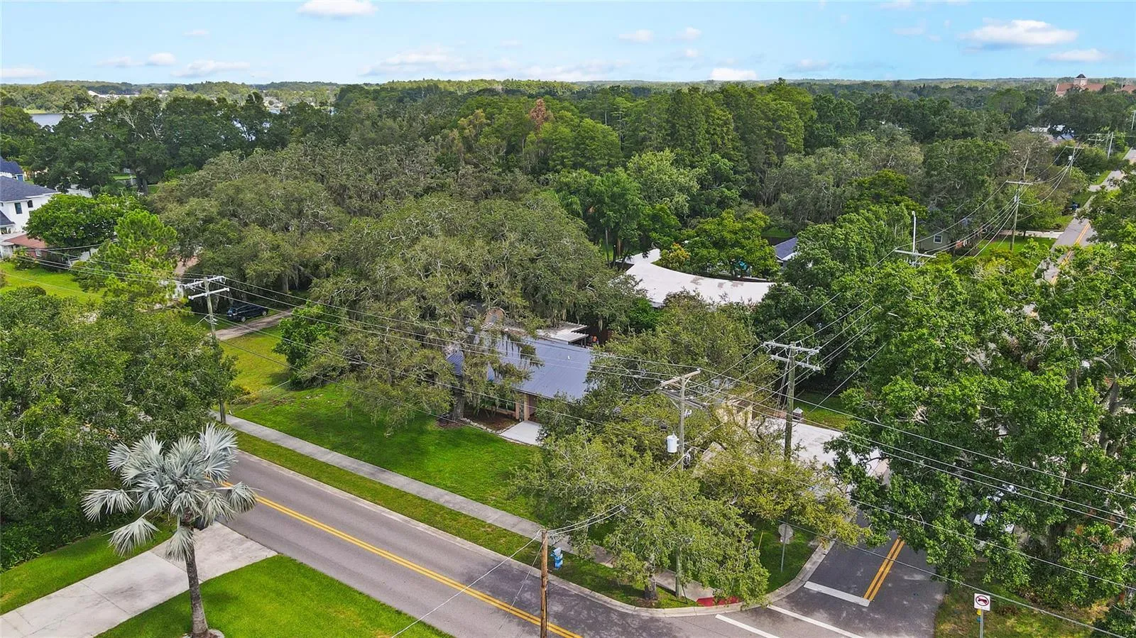 This home is located in the heart of Carrollwood.