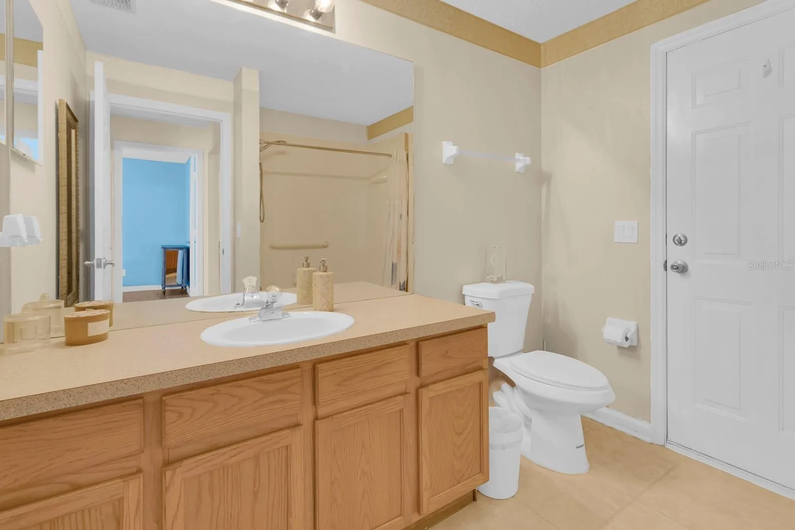 651 Regina Cir, Oakland, Florida 34787, 4 Bedrooms Bedrooms, ,3 BathroomsBathrooms,Residential,For Sale,REGINA,S5129810