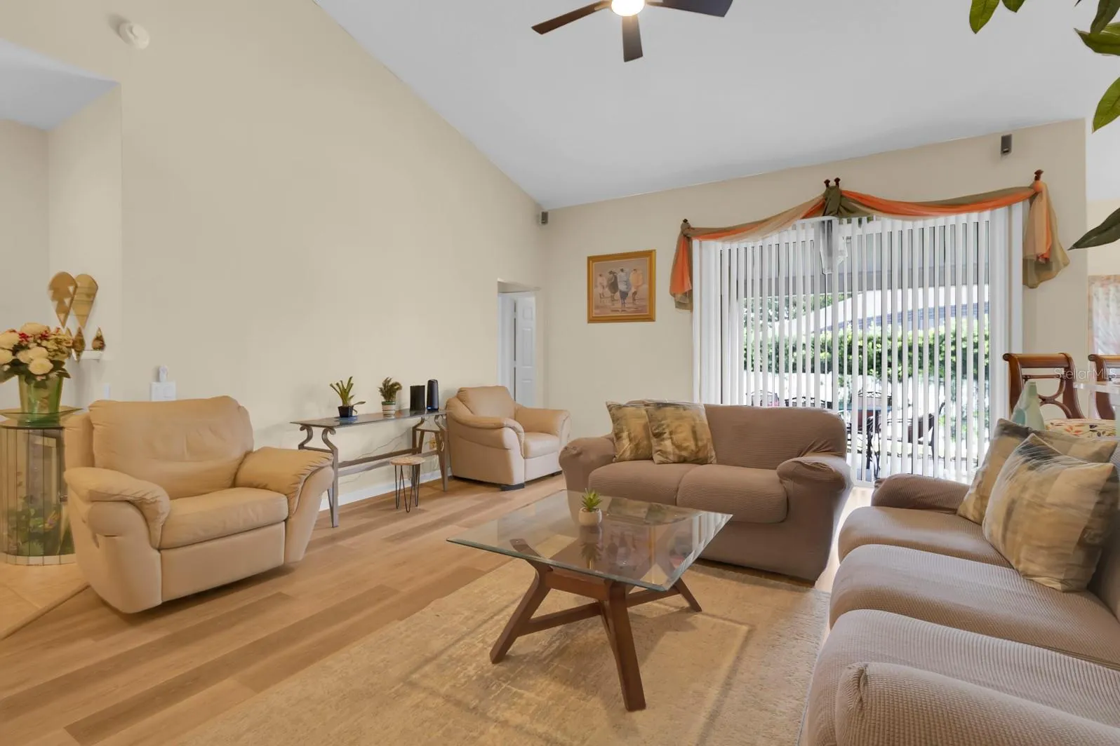 651 Regina Cir, Oakland, Florida 34787, 4 Bedrooms Bedrooms, ,3 BathroomsBathrooms,Residential,For Sale,REGINA,S5129810