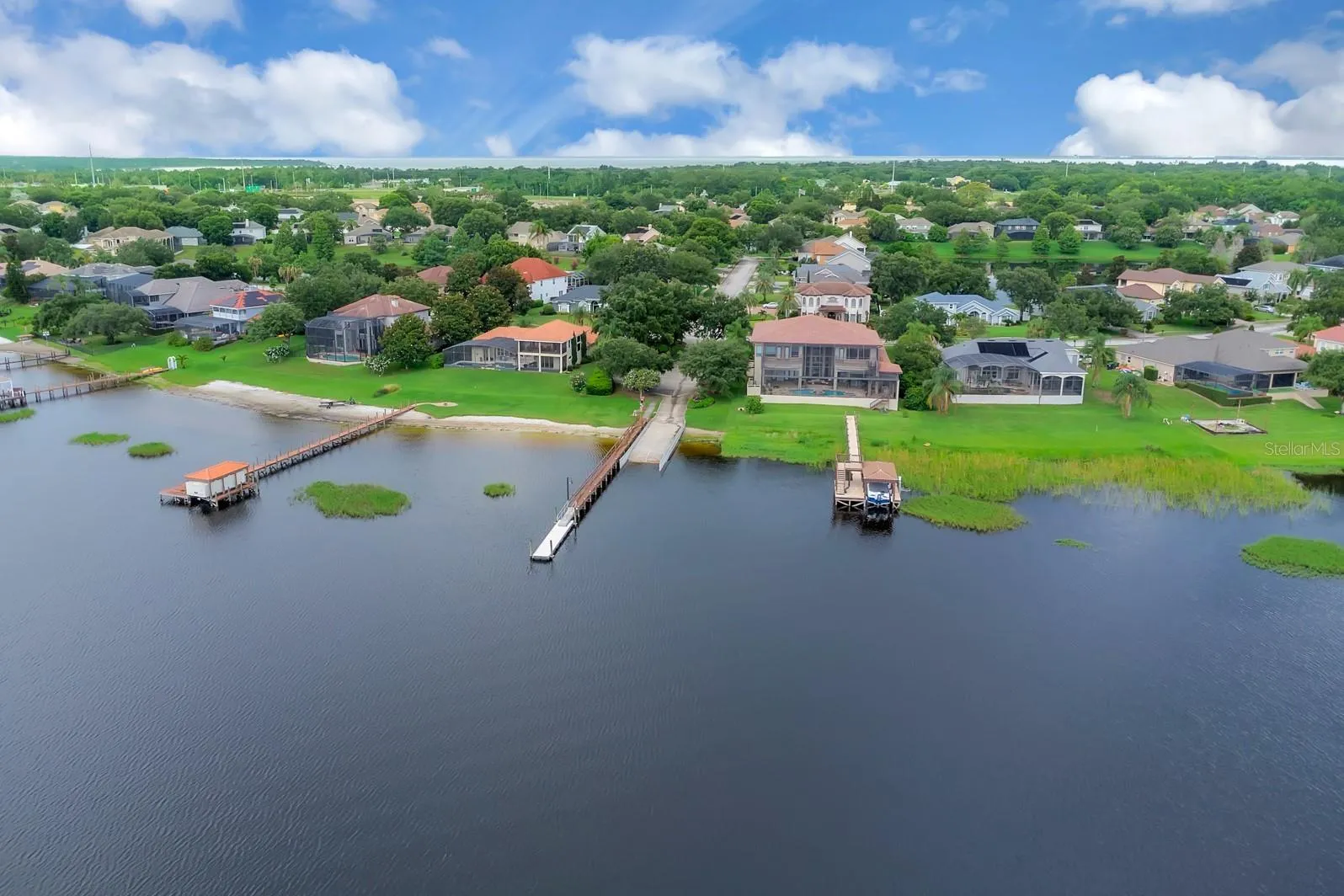 651 Regina Cir, Oakland, Florida 34787, 4 Bedrooms Bedrooms, ,3 BathroomsBathrooms,Residential,For Sale,REGINA,S5129810