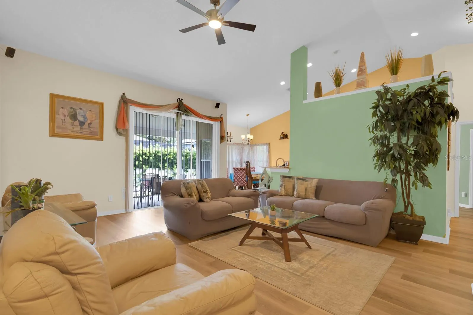 651 Regina Cir, Oakland, Florida 34787, 4 Bedrooms Bedrooms, ,3 BathroomsBathrooms,Residential,For Sale,REGINA,S5129810