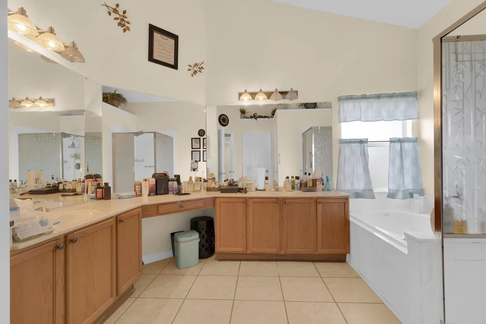 651 Regina Cir, Oakland, Florida 34787, 4 Bedrooms Bedrooms, ,3 BathroomsBathrooms,Residential,For Sale,REGINA,S5129810