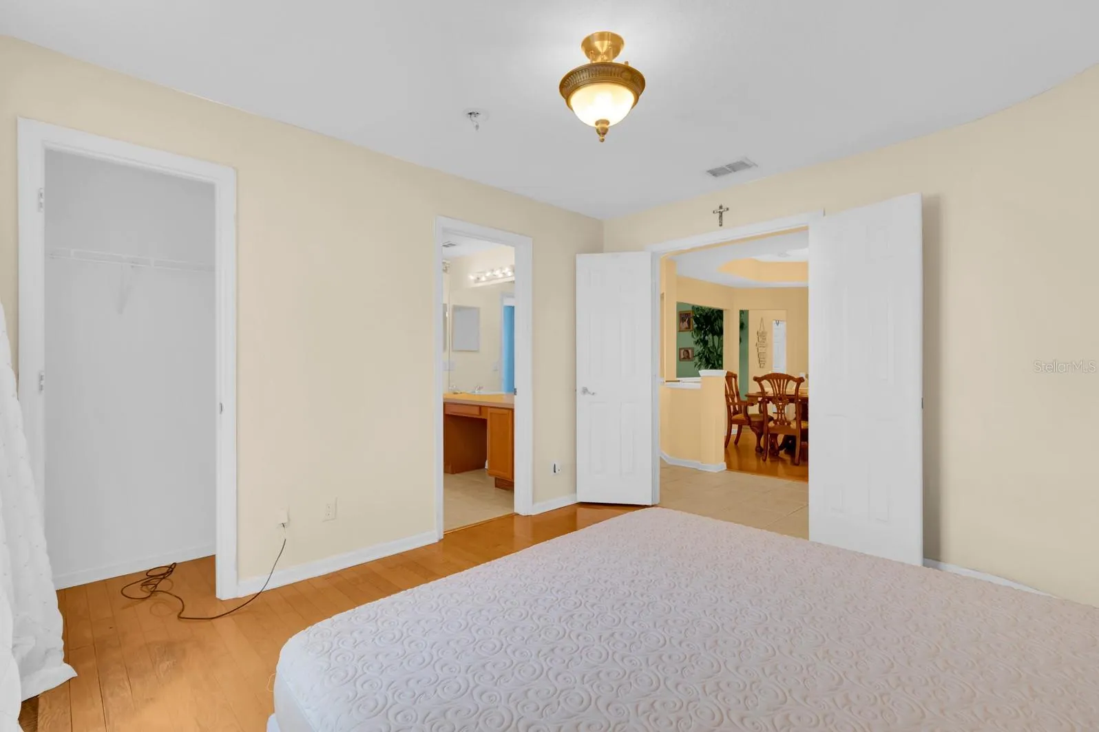 651 Regina Cir, Oakland, Florida 34787, 4 Bedrooms Bedrooms, ,3 BathroomsBathrooms,Residential,For Sale,REGINA,S5129810