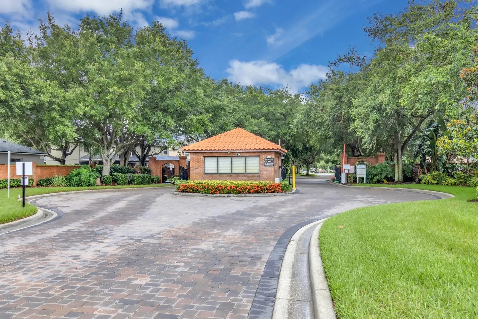 651 Regina Cir, Oakland, Florida 34787, 4 Bedrooms Bedrooms, ,3 BathroomsBathrooms,Residential,For Sale,REGINA,S5129810
