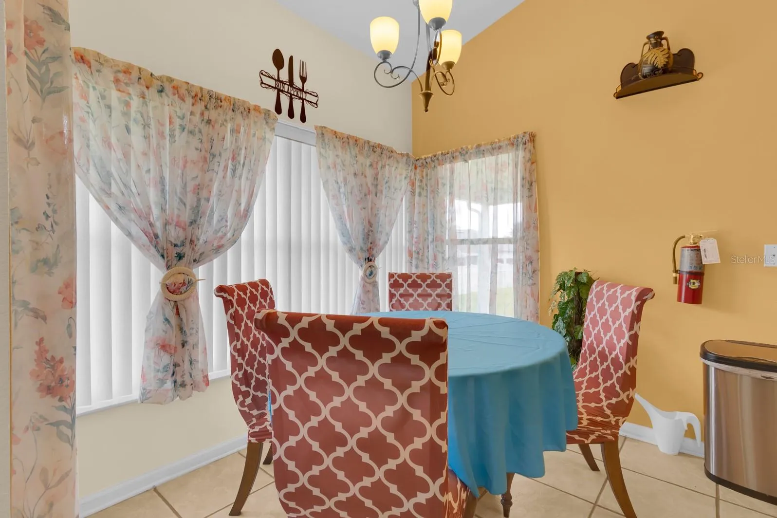 651 Regina Cir, Oakland, Florida 34787, 4 Bedrooms Bedrooms, ,3 BathroomsBathrooms,Residential,For Sale,REGINA,S5129810