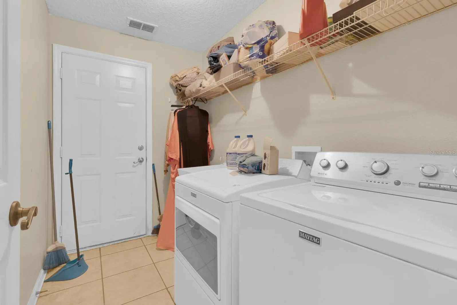 651 Regina Cir, Oakland, Florida 34787, 4 Bedrooms Bedrooms, ,3 BathroomsBathrooms,Residential,For Sale,REGINA,S5129810