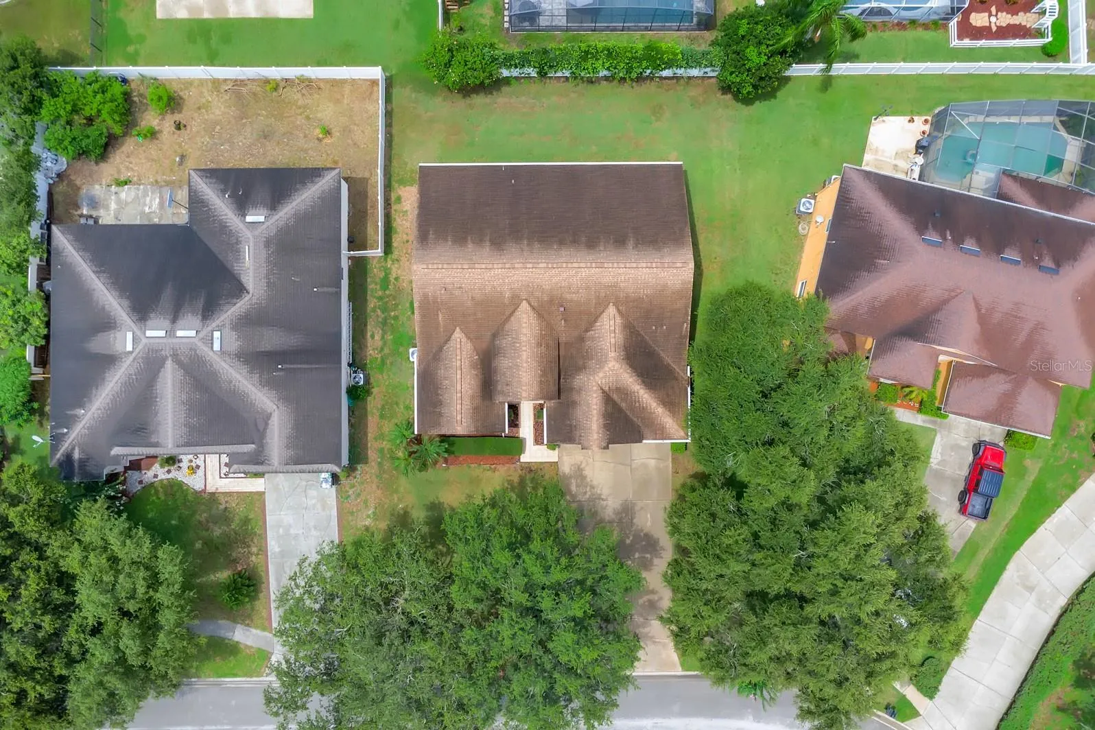 651 Regina Cir, Oakland, Florida 34787, 4 Bedrooms Bedrooms, ,3 BathroomsBathrooms,Residential,For Sale,REGINA,S5129810