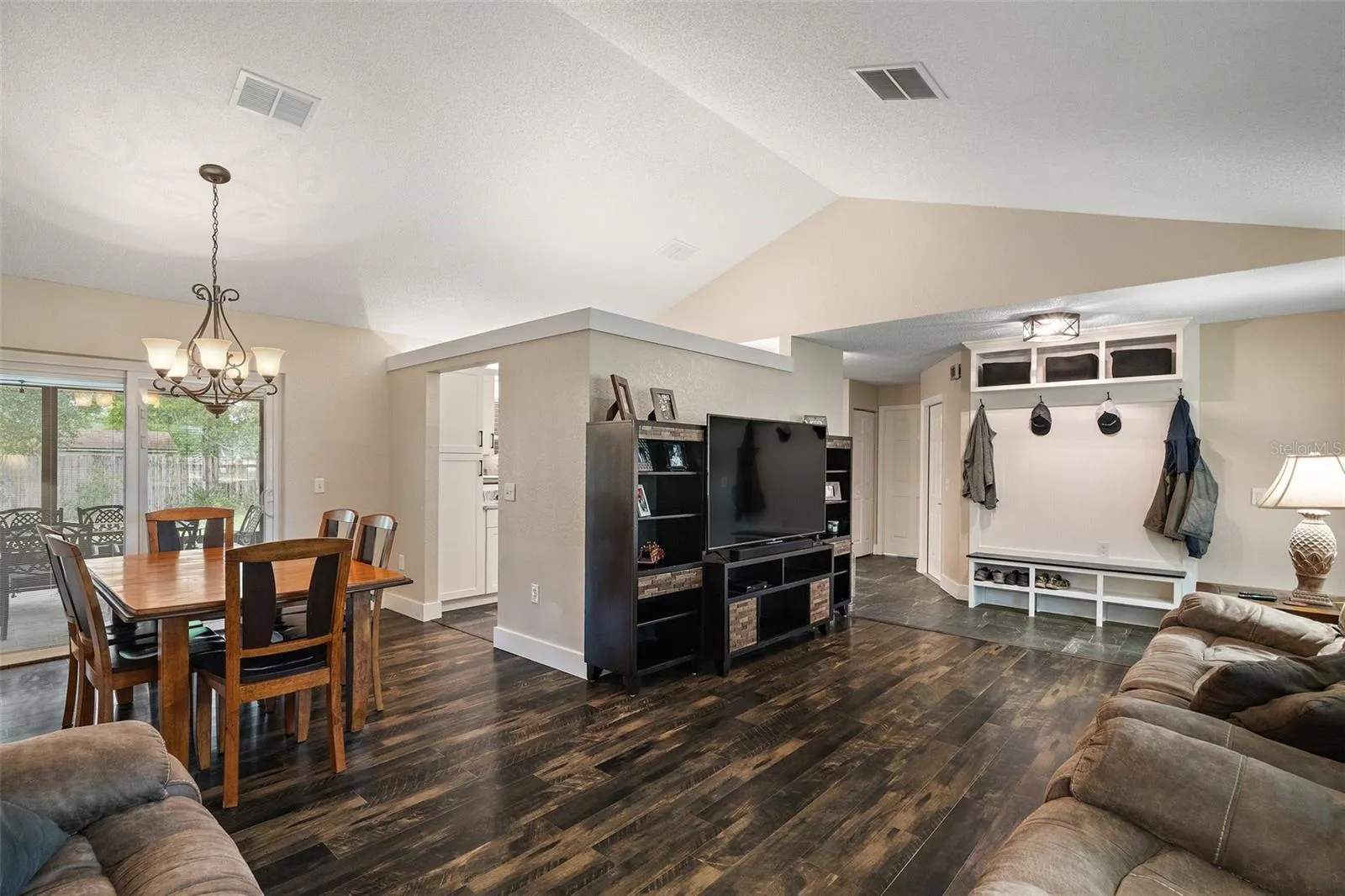 3990 Wood Dr, Mount Dora, Florida 32757, 3 Bedrooms Bedrooms, ,2 BathroomsBathrooms,Residential,For Sale,WOOD,G5098912