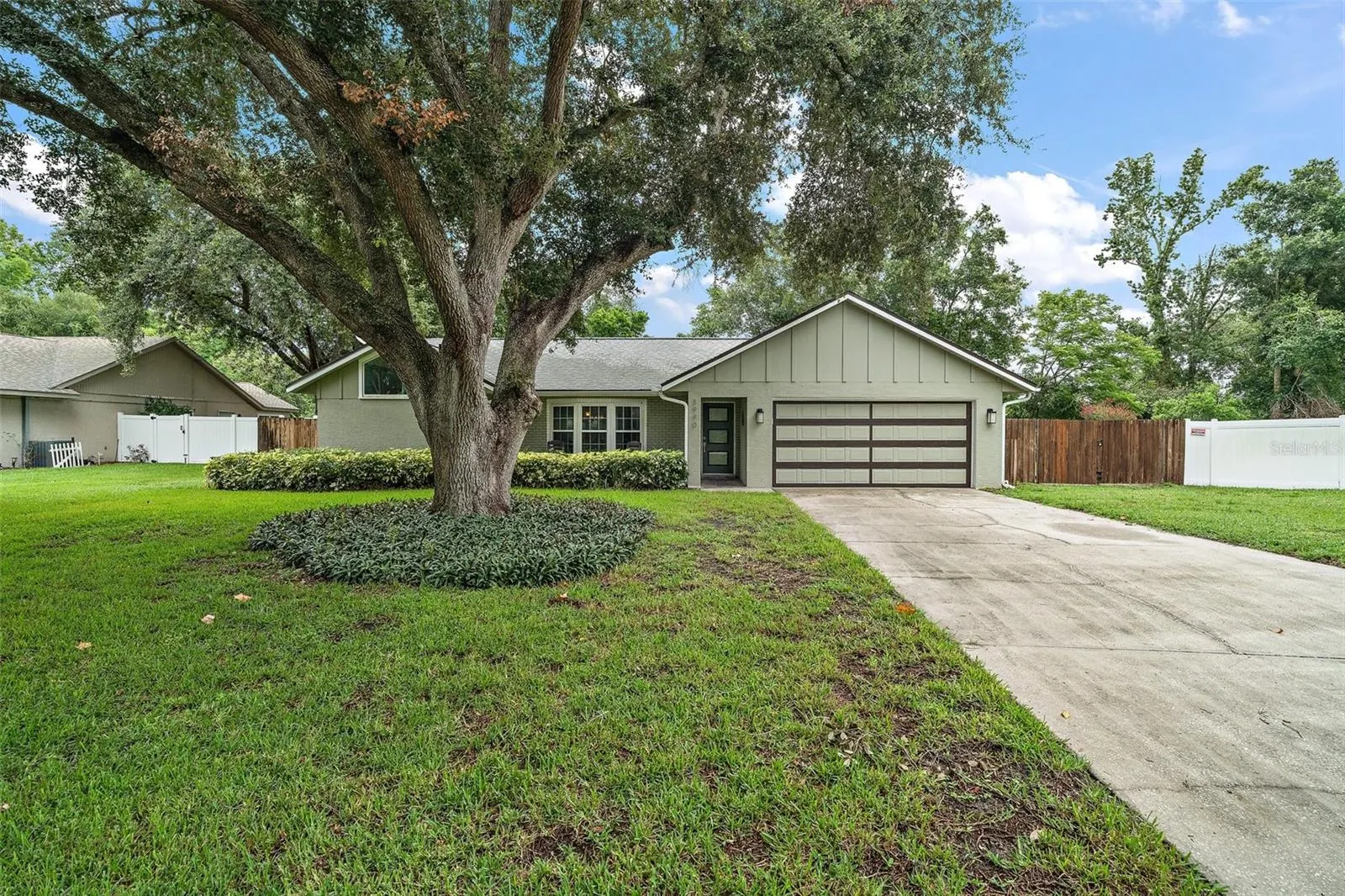 3990 Wood Dr, Mount Dora, Florida 32757, 3 Bedrooms Bedrooms, ,2 BathroomsBathrooms,Residential,For Sale,WOOD,G5098912