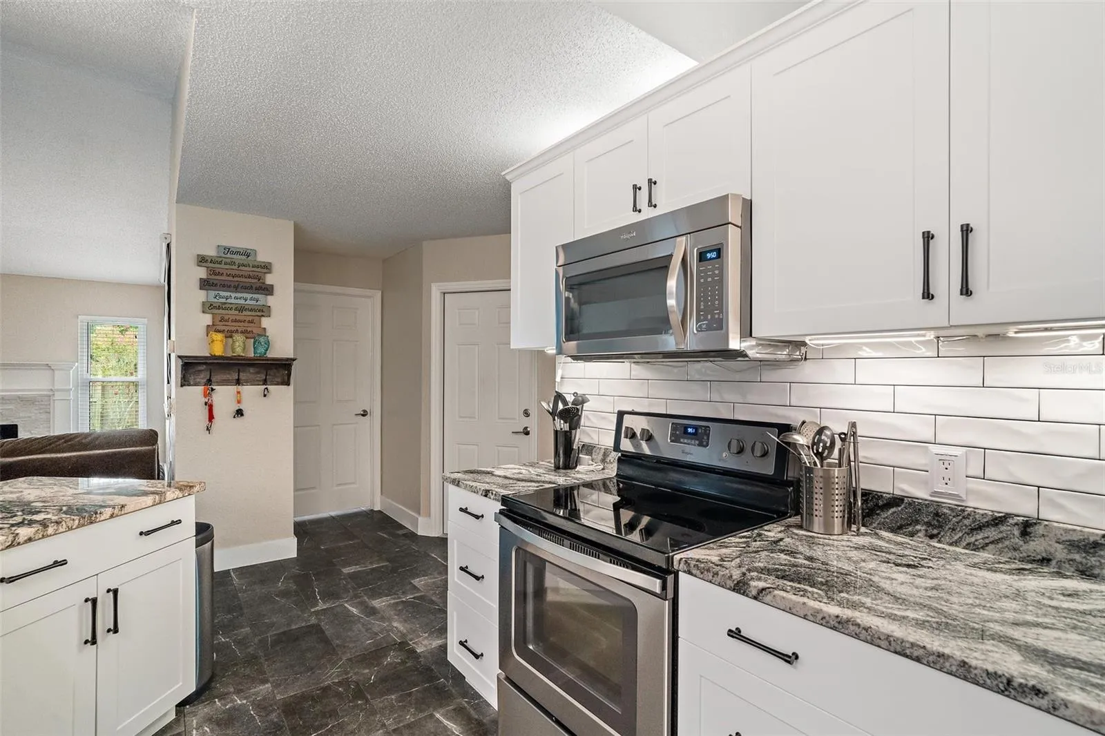 3990 Wood Dr, Mount Dora, Florida 32757, 3 Bedrooms Bedrooms, ,2 BathroomsBathrooms,Residential,For Sale,WOOD,G5098912
