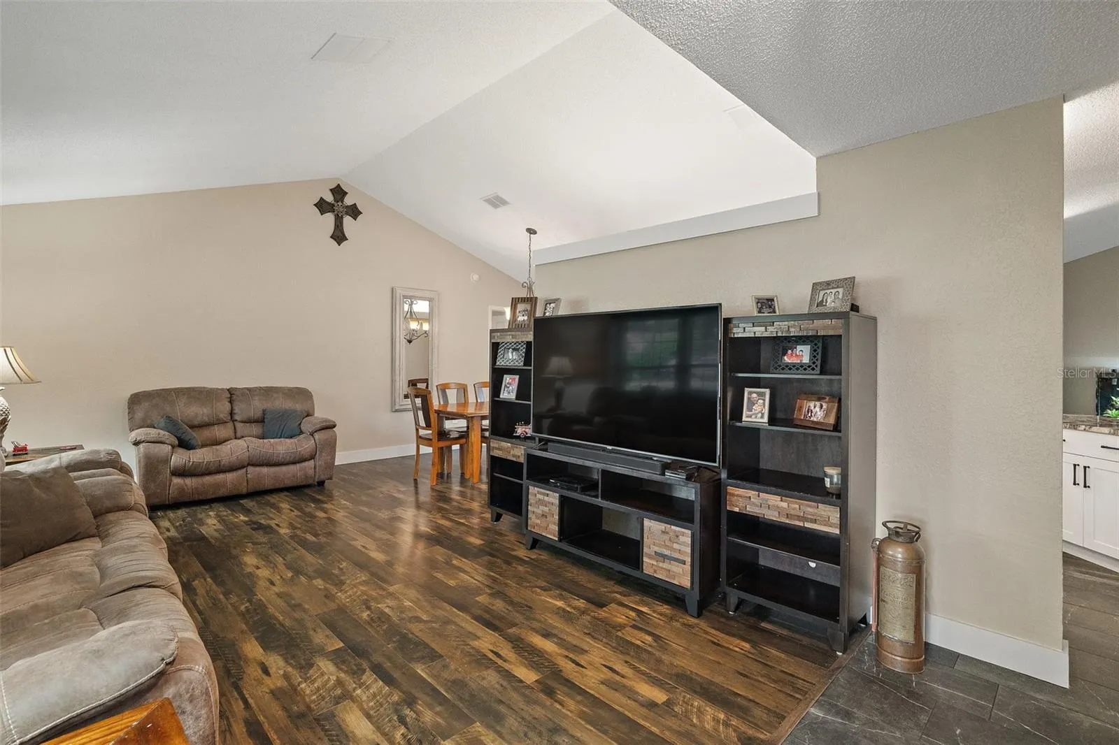 3990 Wood Dr, Mount Dora, Florida 32757, 3 Bedrooms Bedrooms, ,2 BathroomsBathrooms,Residential,For Sale,WOOD,G5098912