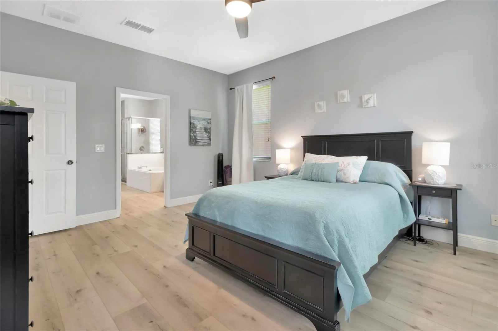 233 Largovista Dr, Oakland, Florida 34787, 4 Bedrooms Bedrooms, ,2 BathroomsBathrooms,Residential,For Sale,LARGOVISTA,G5098968