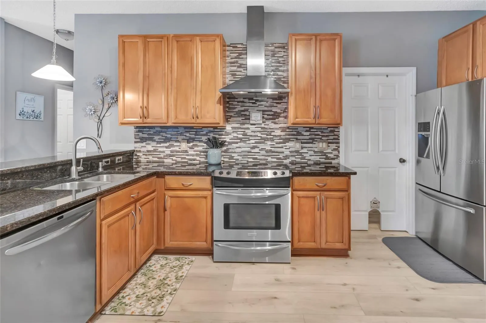 233 Largovista Dr, Oakland, Florida 34787, 4 Bedrooms Bedrooms, ,2 BathroomsBathrooms,Residential,For Sale,LARGOVISTA,G5098968