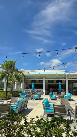 Restaurant by the pool