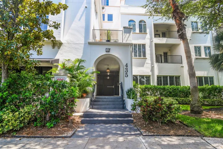 Front exterior of Seybold Flats.