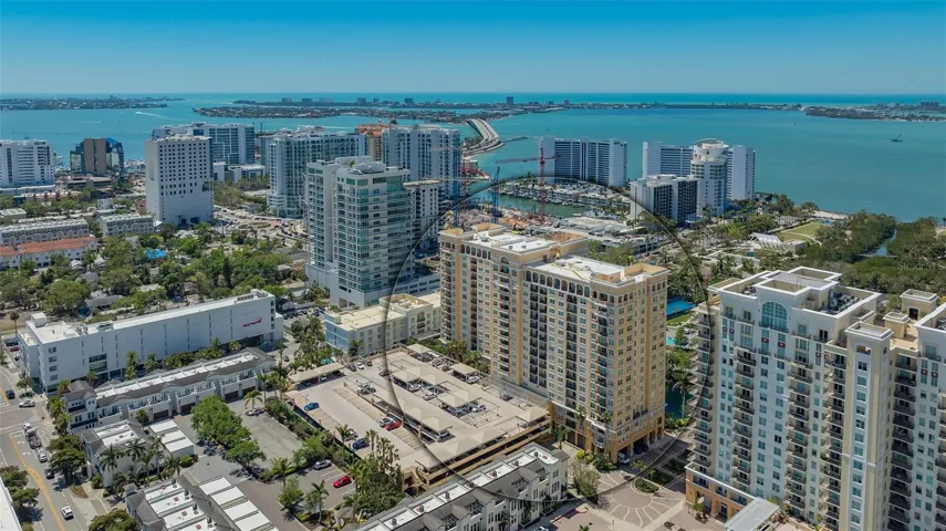 750 N Tamiami Trl #304, Sarasota, Florida 34236, 2 Bedrooms Bedrooms, ,2 BathroomsBathrooms,Residential Lease,For Rent,TAMIAMI,A4657467
