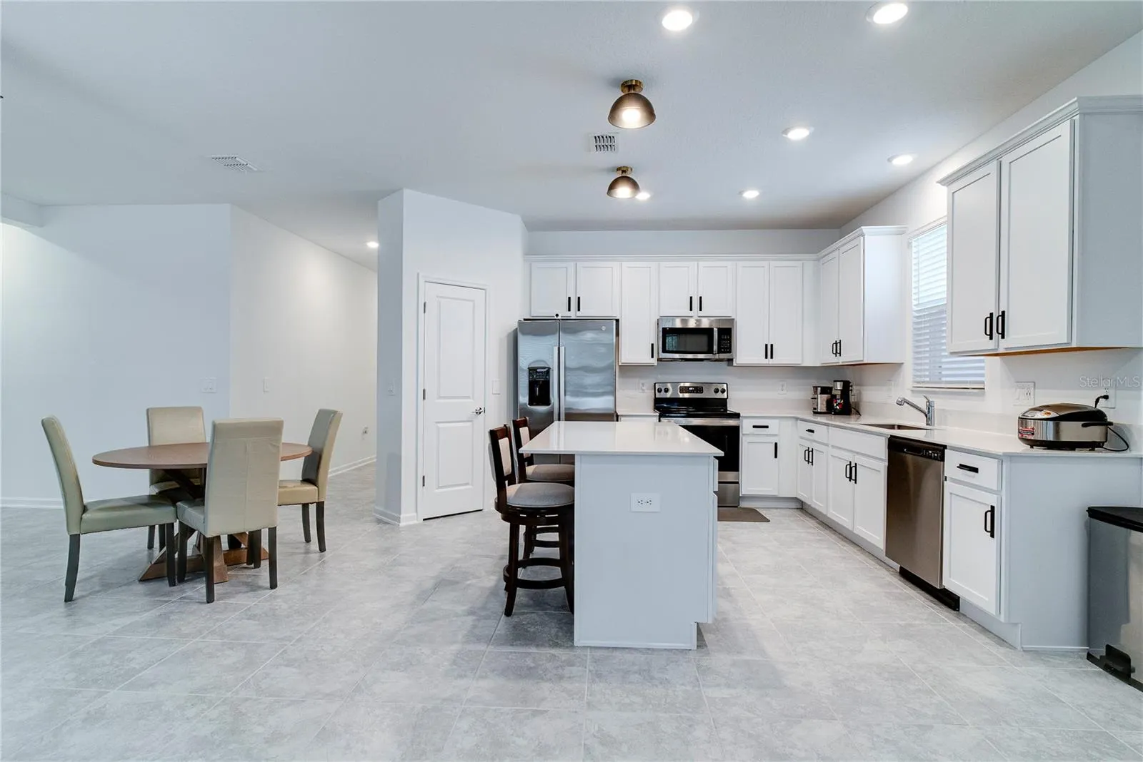 2043 Rock Maple Bnd, Kissimmee, Florida 34746, 4 Bedrooms Bedrooms, ,2 BathroomsBathrooms,Residential,For Sale,ROCK MAPLE,O6322841