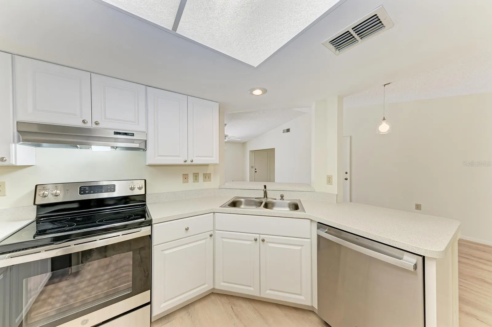 Your easy to manage kitchen.