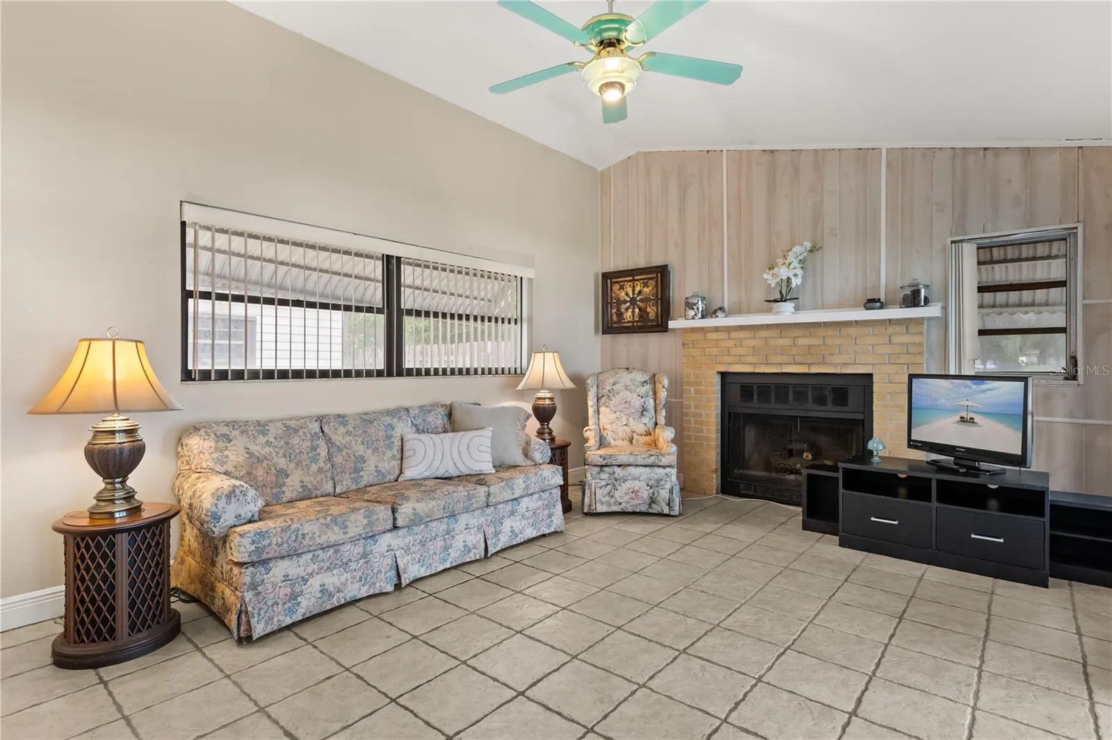 410 Catherine Ln, Groveland, Florida 34736, 2 Bedrooms Bedrooms, ,2 BathroomsBathrooms,Residential,For Sale,CATHERINE,G5099022