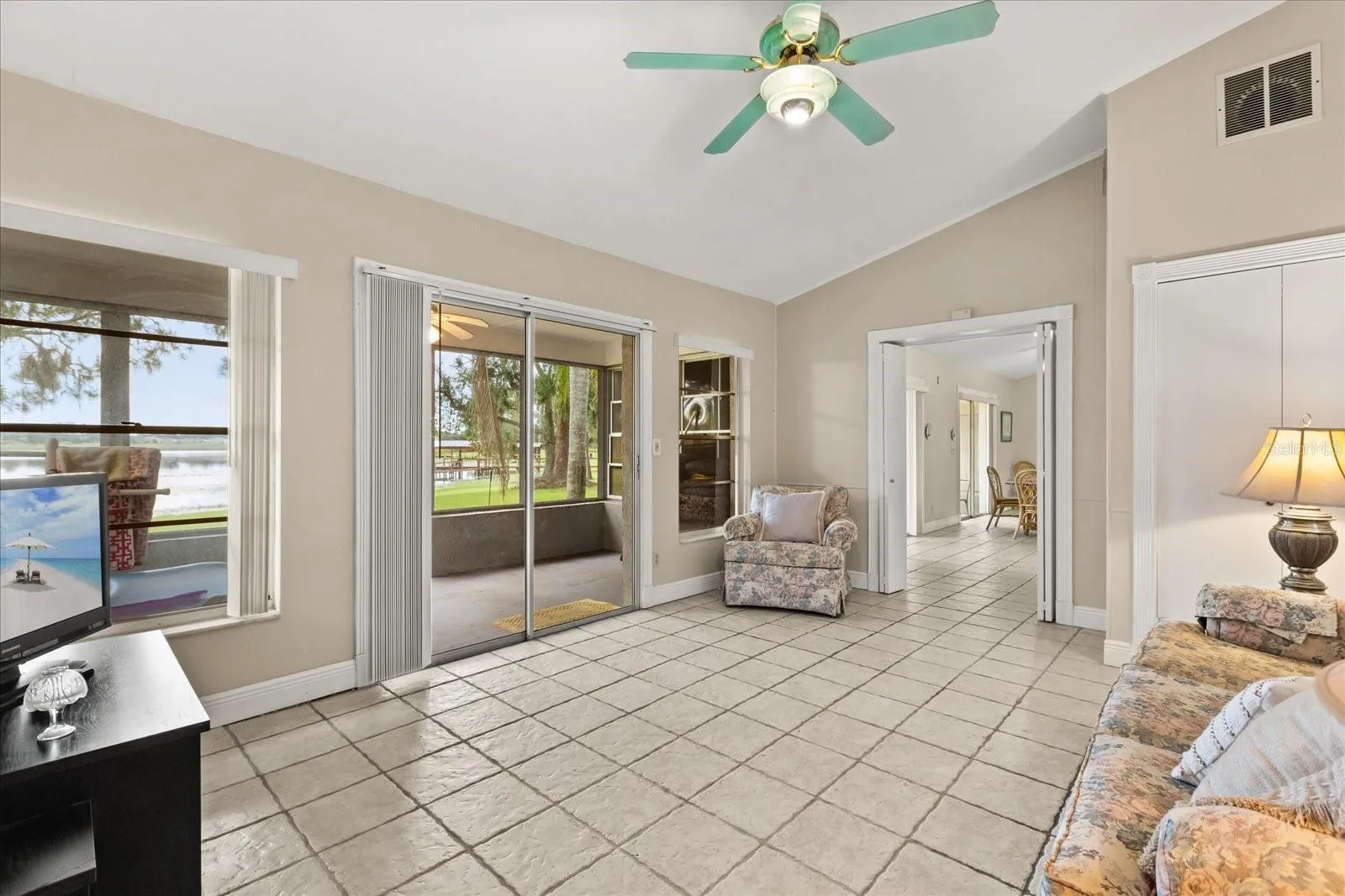 410 Catherine Ln, Groveland, Florida 34736, 2 Bedrooms Bedrooms, ,2 BathroomsBathrooms,Residential,For Sale,CATHERINE,G5099022