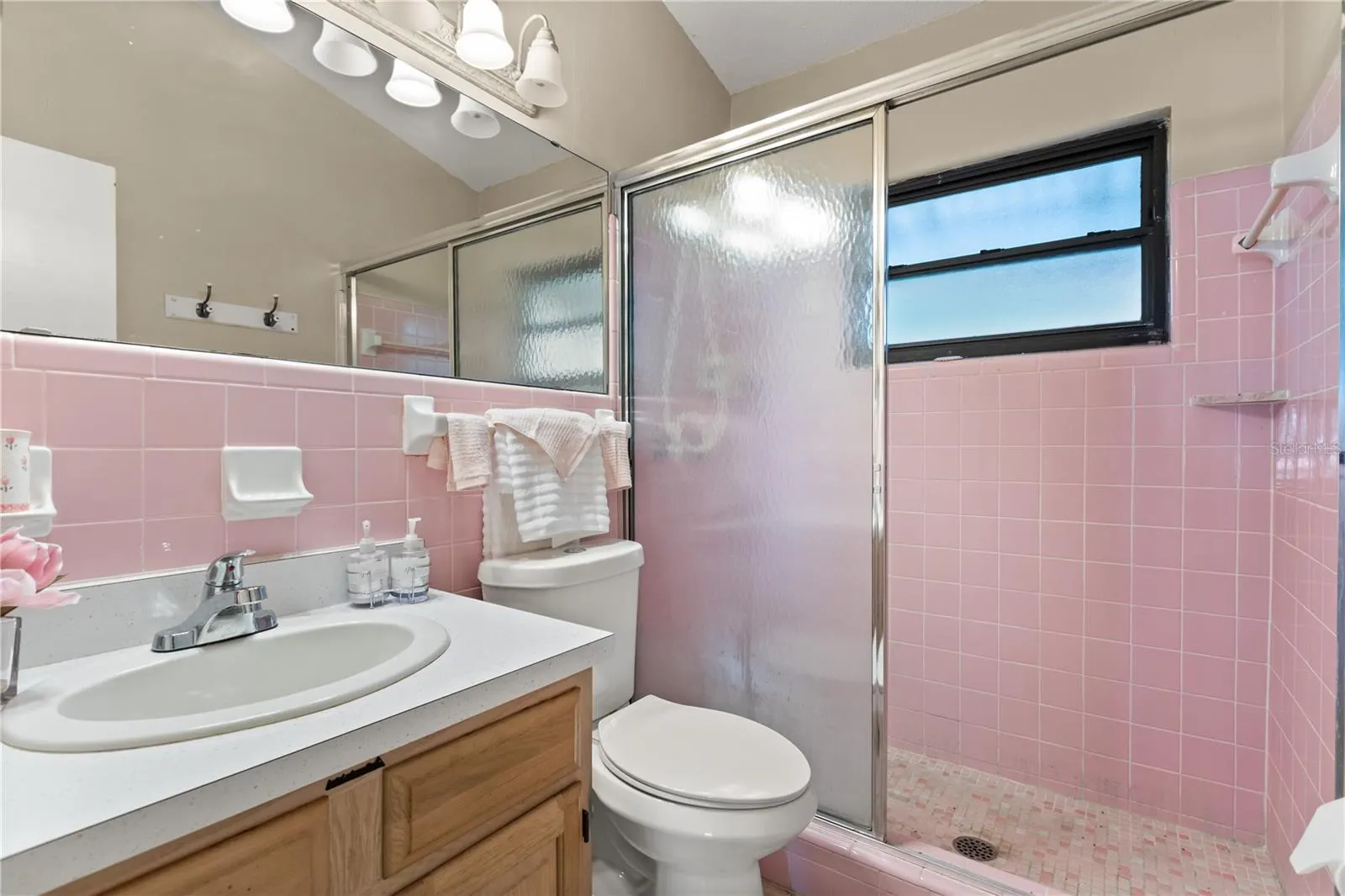 410 Catherine Ln, Groveland, Florida 34736, 2 Bedrooms Bedrooms, ,2 BathroomsBathrooms,Residential,For Sale,CATHERINE,G5099022