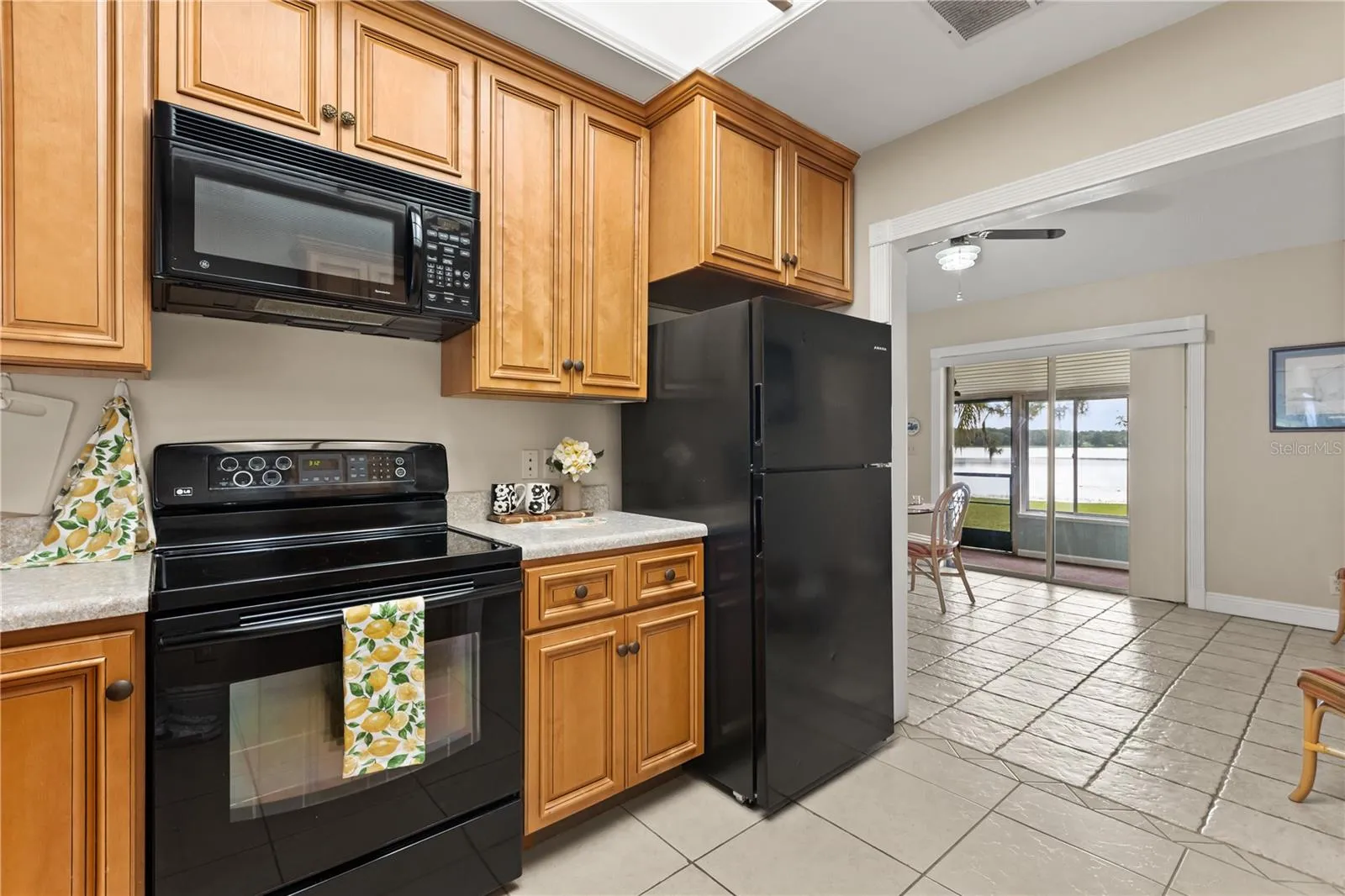 410 Catherine Ln, Groveland, Florida 34736, 2 Bedrooms Bedrooms, ,2 BathroomsBathrooms,Residential,For Sale,CATHERINE,G5099022