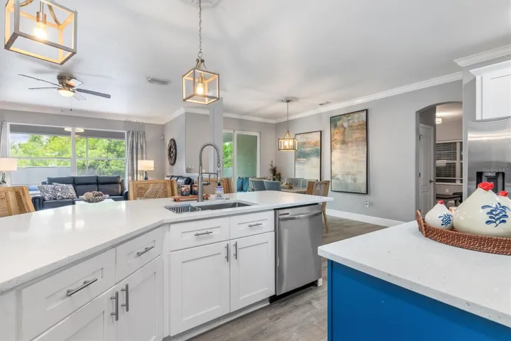One-level quartz countertop.