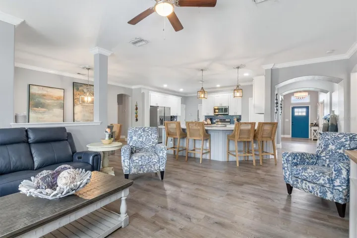 Well planned floorplan is perfect for entertaining.