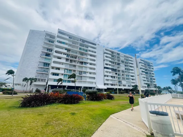 Cond Isleta Marina