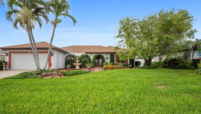 8703 53rd Ave W, Bradenton, Florida 34210, 3 Bedrooms Bedrooms, ,2 BathroomsBathrooms,Residential,For Sale,53RD,A4657579