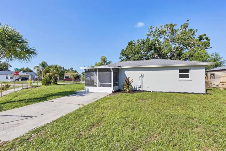 3327 King Blvd, Sarasota, Florida 34234, 4 Bedrooms Bedrooms, ,2 BathroomsBathrooms,Residential,For Sale,KING,A4657584