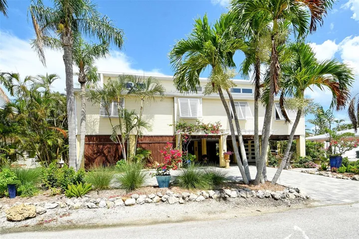 701 Marbury Lane, Longboat Key, Florida 34228, 3 Bedrooms Bedrooms, ,2 BathroomsBathrooms,Residential,For Sale,MARBURY LANE,A4657604