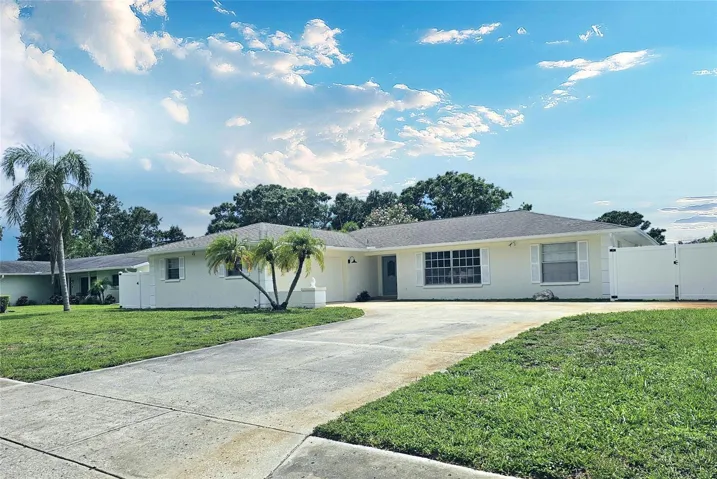2004 40th St W, Bradenton, Florida 34205, 3 Bedrooms Bedrooms, ,2 BathroomsBathrooms,Residential,For Sale,40TH,A4657724