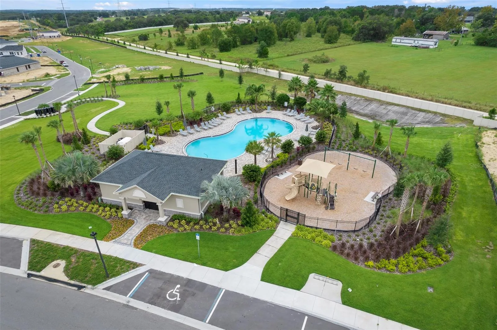 2604 Pinnacle, Clermont, Florida 34711, 4 Bedrooms Bedrooms, ,4 BathroomsBathrooms,Residential,For Sale,PINNACLE,O6323655
