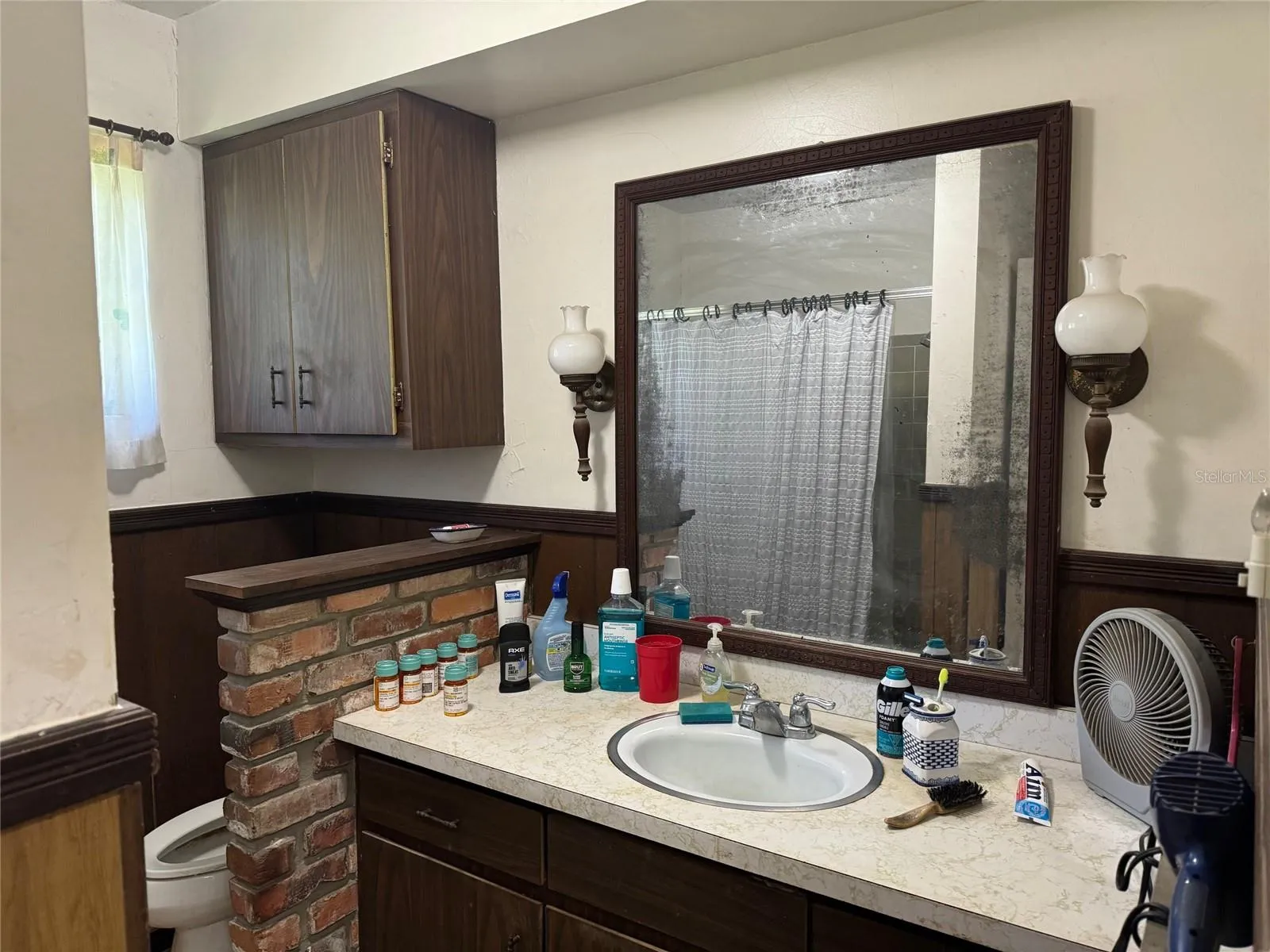 1004 E 9th Ave, Mount Dora, Florida 32757, 3 Bedrooms Bedrooms, ,1 BathroomBathrooms,Residential,For Sale,9TH,G5099140