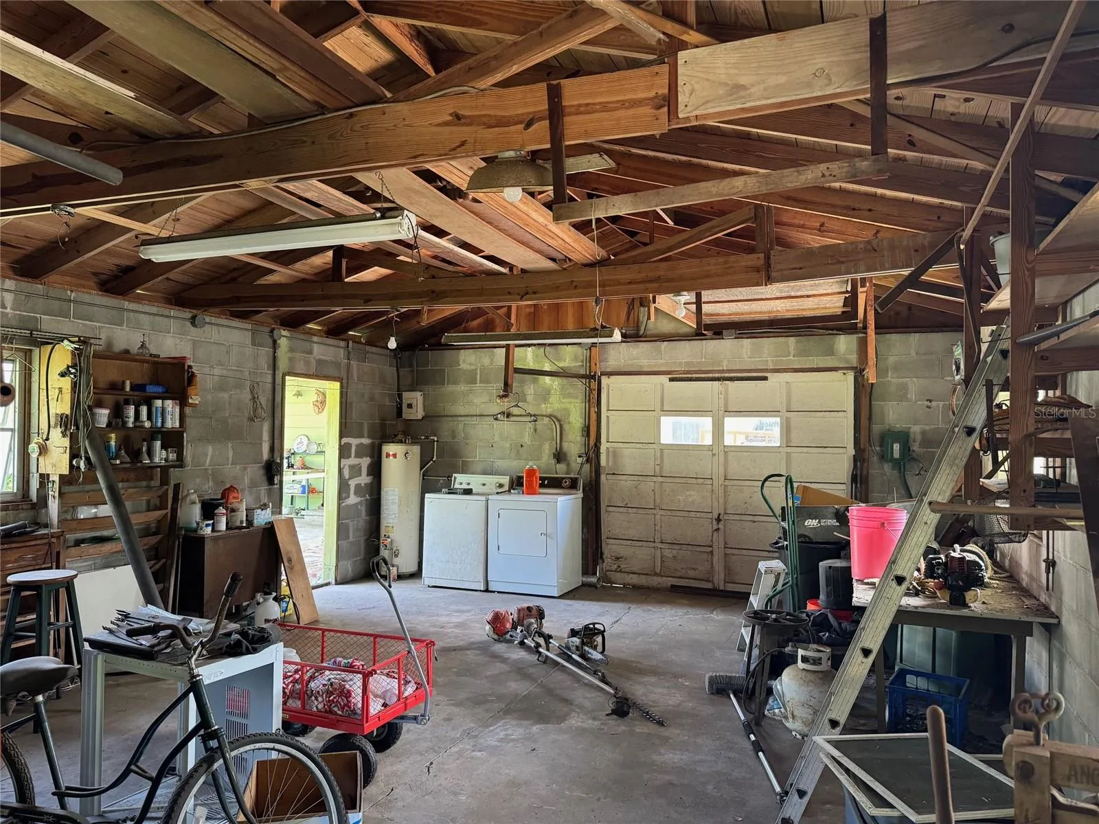 1004 E 9th Ave, Mount Dora, Florida 32757, 3 Bedrooms Bedrooms, ,1 BathroomBathrooms,Residential,For Sale,9TH,G5099140
