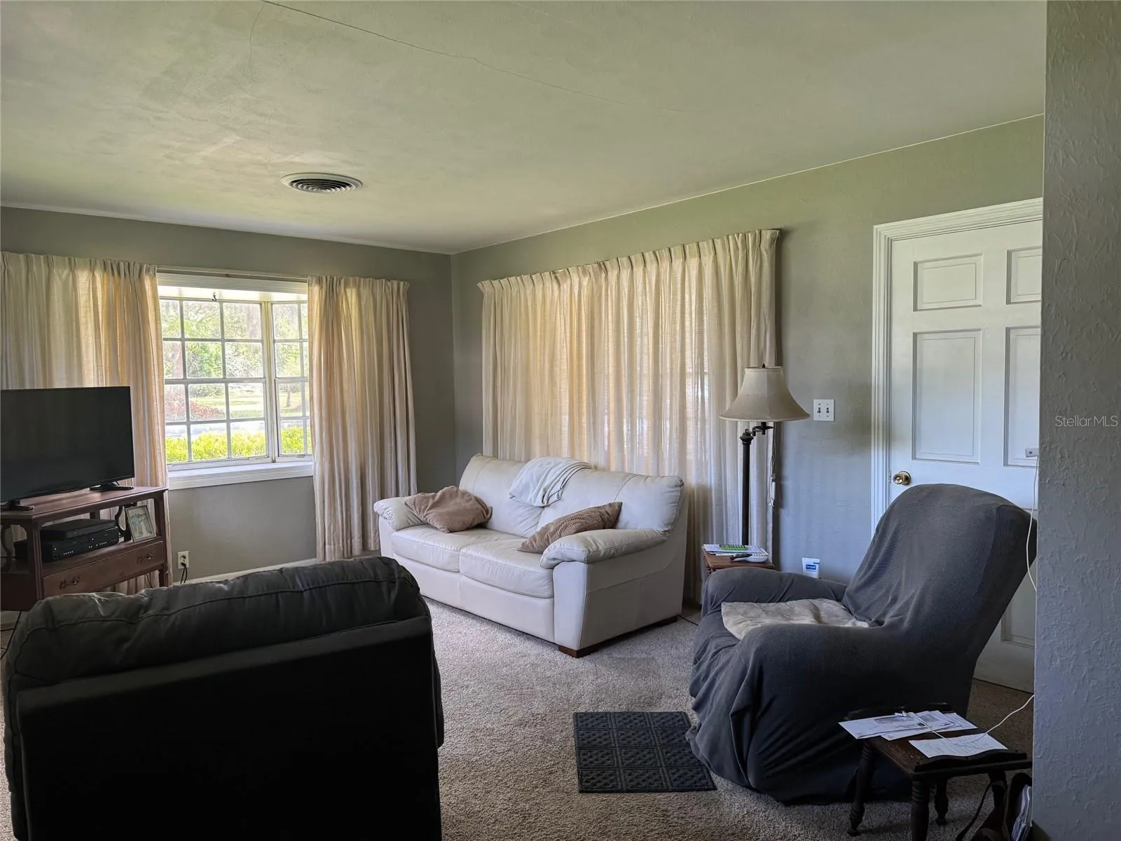 1004 E 9th Ave, Mount Dora, Florida 32757, 3 Bedrooms Bedrooms, ,1 BathroomBathrooms,Residential,For Sale,9TH,G5099140
