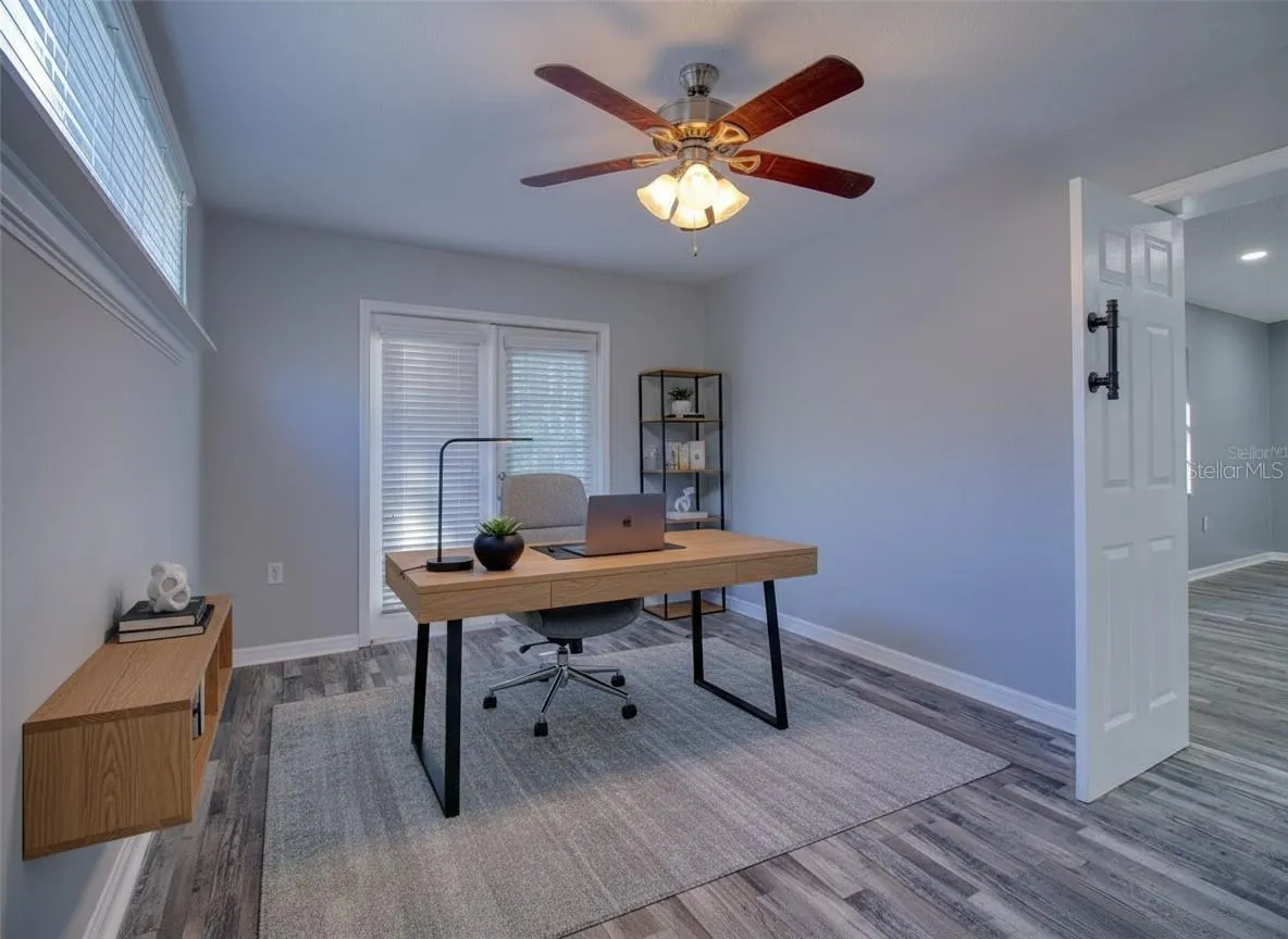 3rd room as an office
