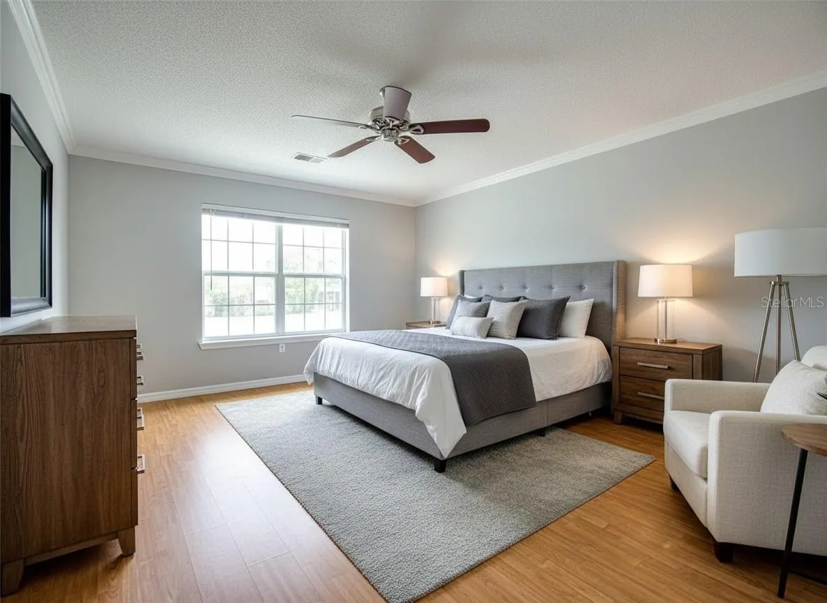 Primary bedroom w/ ensuite